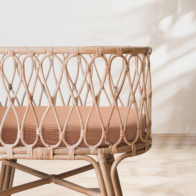 lulumoon Baby Muslin Bassinet Sheets: Cotton Bassinet Sheets Neutral for Boys and Girls - Fitted for Oval Rectangle or Hourglass