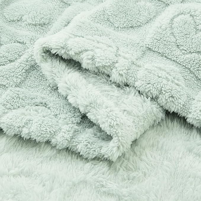 CREVENT 30"X40" Cozy Soft Warm Sherpa Baby Blanket for Girls Boys, Newborn Essentials for Infant, Baby Shower Receiving Gift - Green Heart 75X100cm + Gift Bag with Ribbon