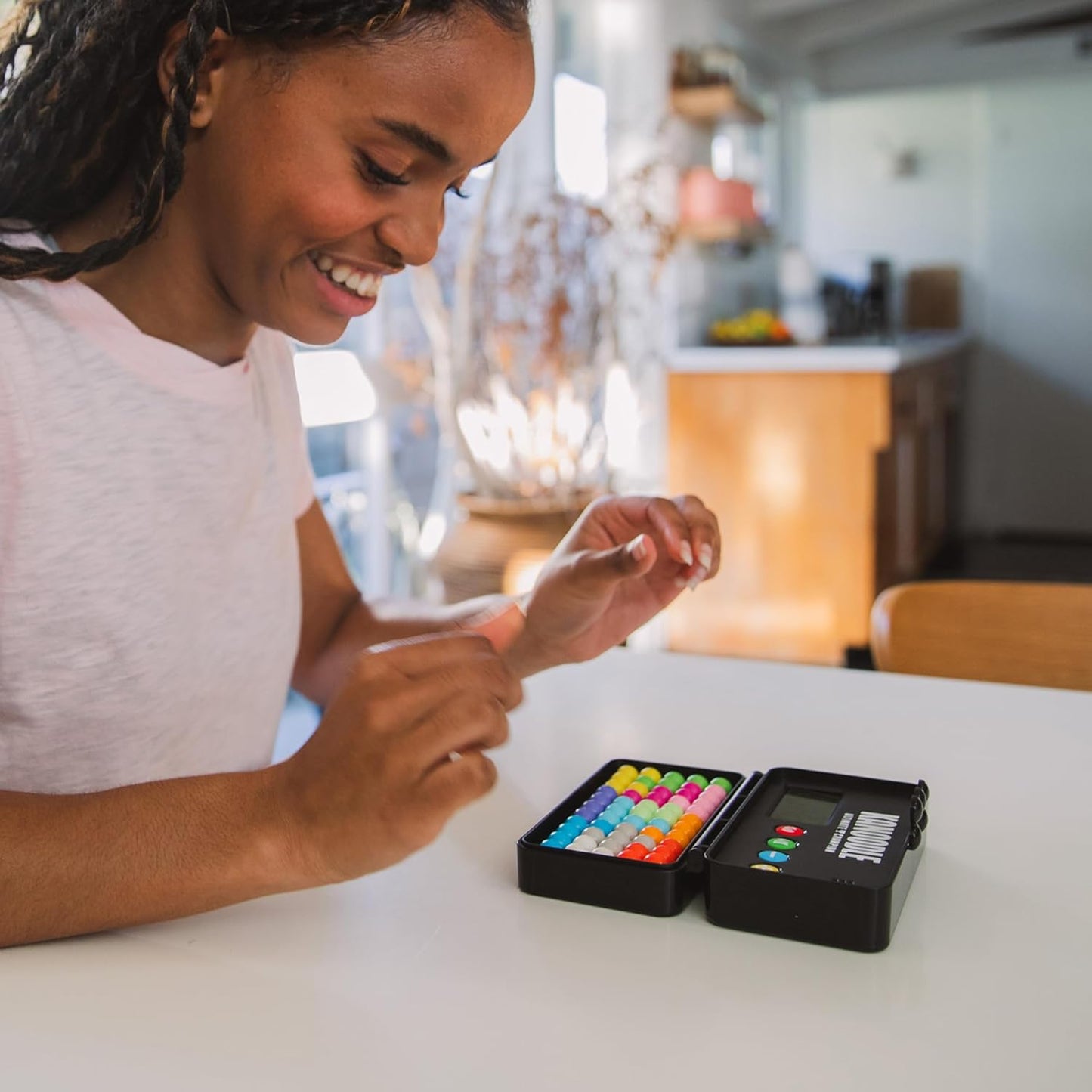 Educational Insights Kanoodle Ultimate Champion - 3D Brain Teaser Puzzle with Timer, Handheld Travel Games & Toys for Single Player, Challenging Logic Puzzles & Gifts for Kids, Teens & Adults Ages 7+