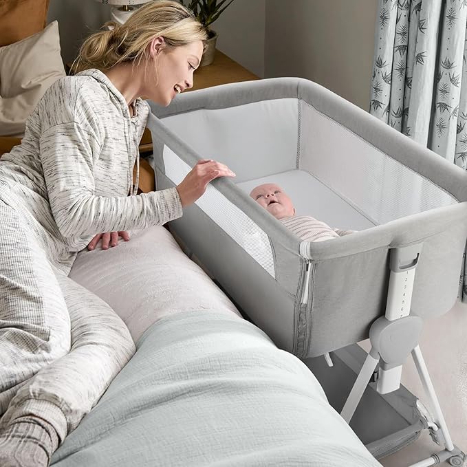 Cowiewie Bassinet Bedside Sleeper, Baby Bassinet with 7 Adjustable Height, Bedside Bassinet for Baby with Storage, Breathable Mesh & Mattress, Portable Bassinet Easy Folding (Grey and White)
