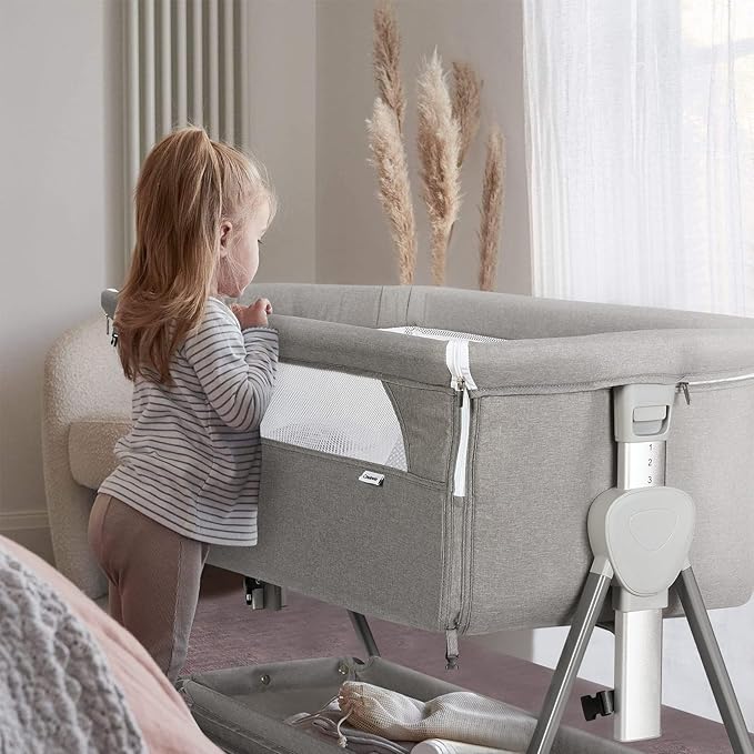 Cowiewie Bassinet Bedside Sleeper, Baby Bassinet with 7 Adjustable Height, Bedside Bassinet for Baby with Storage, Breathable Mesh & Mattress, Portable Bassinet Easy Folding (Pyramid Light Gray)