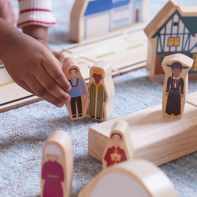 Kaplan Early Learning Friends Around The World Wooden Figures Set - 20-Piece Multicultural Diverse People Playset for Dramatic Play, Block Play, and Storytelling, Toddlers, Ages 2+