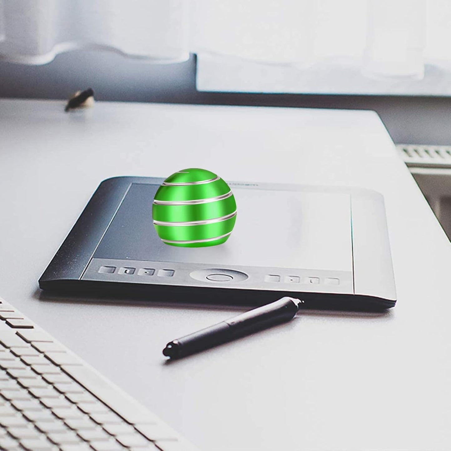 Kinetic Desk Toys, Kids Fidget Toys Adults, Metal Kinetic Fidget Spinner, Desk Toys for Office for Adults, Fidgets for Anxiety, ADHD, Stress Relief (1.77", Green)