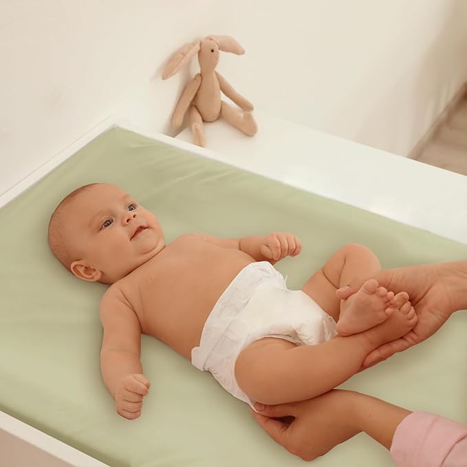 Gllquen Baby Bassinet Sheets 2 Pack, 100% Organic Cotton Bassinet Fitted Sheets for Girls Boys, Soft & Breathable Unisex Baby Mattress Sheet for Standard Bassinets 33"x17"(Green)