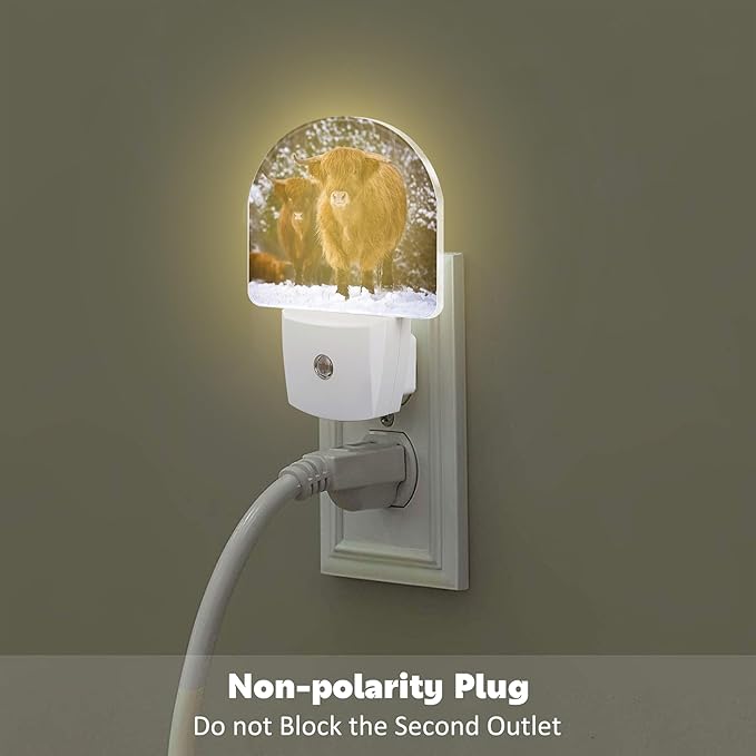 Highland Cow Night Light for Kids, Winter Wild Animals Night Light Plug in with Dusk to Dawn Sensor, 0.5w Energy Saving Sleep Friendly Nightlight for Hallway Stairway Kitchen Bedroom