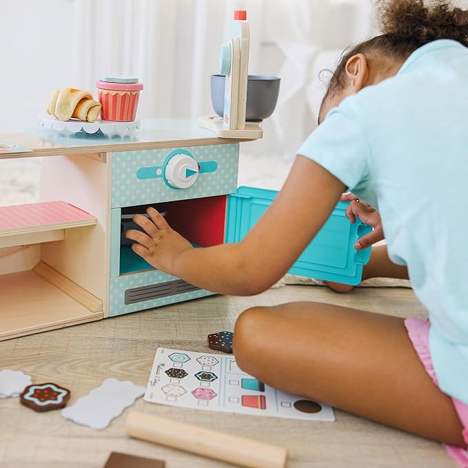 Melissa & Doug Wooden La Patisserie Bakery (39 Pieces) - FSC Certified