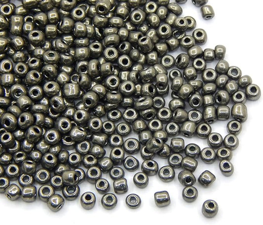 Perlin Glass Seed Beads 4mm 6/0 Round Mini Small Pony Spacer Beads 1100pcs for Jewelry Making Earrings Bracelets Pendants Waist DIY Handmade Metallic Color Kit (Antique Silver Metallic)