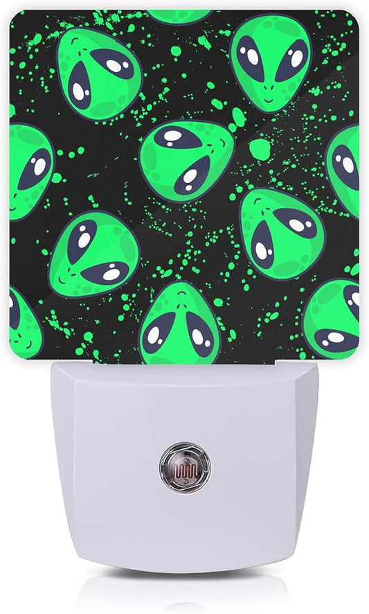 Alien Night Light,Green Aliens Plug-in Night Lights with Dusk-to-Dawn Sensor for Bedroom, Bathroom and Living Room 0.5W Sleep Friendly lamp for Women/Girls/Boys Gift