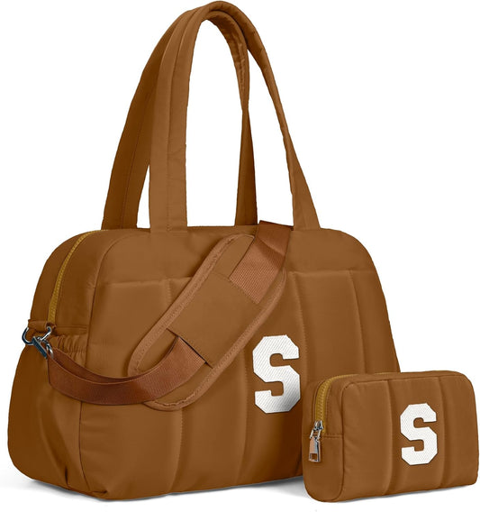 Duffle Bag with Letter, Carry On Bags for Women，Gifts for Her-Overnight Bag with Wet Pocket，Lightweight Travel Bags Personalized Gym Tote with Makeup Pouch