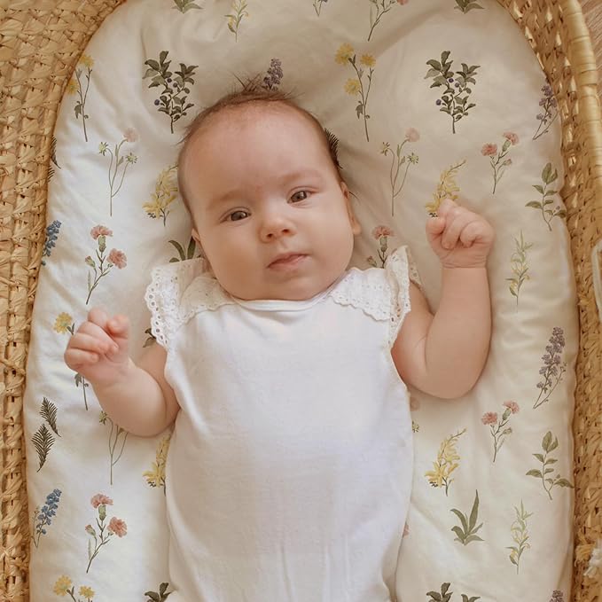 Gllquen Baby Bassinet Sheets 2 Pack, 100% Organic Cotton Bassinet Fitted Sheets for Girls Boys, Soft & Breathable Unisex Baby Mattress Sheet for Standard Bassinets 33"x17"(Green)