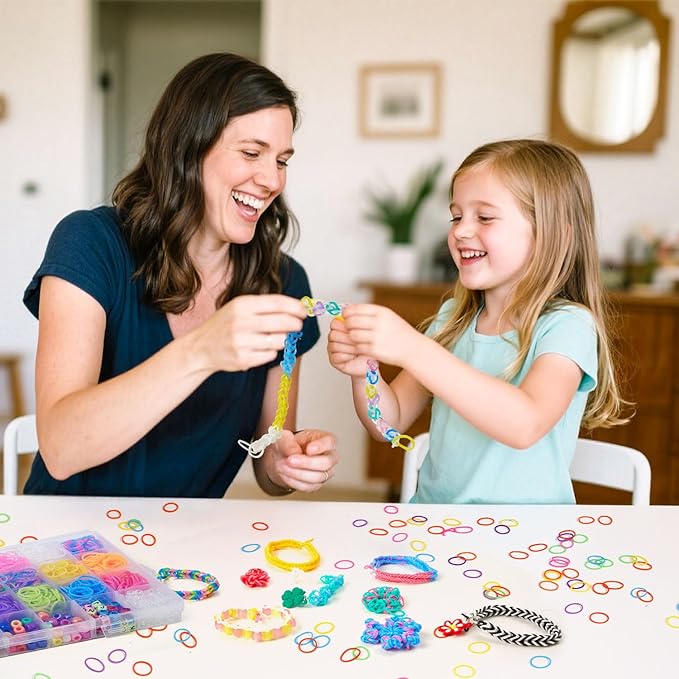 INSCRAFT 2590+ Colorful Loom Band Kit, 28 Colors Bracelet Making Kit with Storage Case, 100 Clips, 152 Beads, 20 Pendants, 5 Backpack Hooks and 1 Instructions, Christmas Birthday Gift for Girls Boys