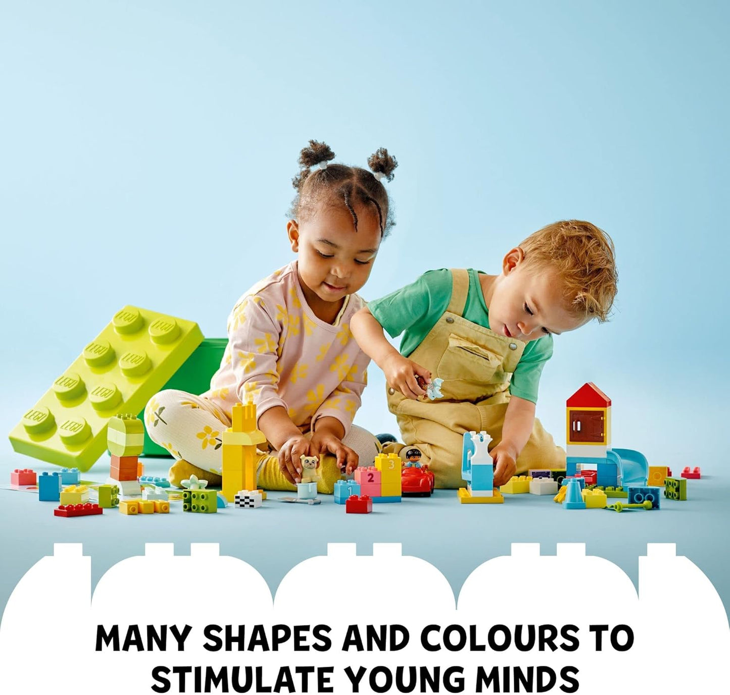 LEGO DUPLO Classic Deluxe Brick Box 10914 Starter Set - Features Storage Box, Bricks, Duplo Figures, Dog, and Car, Creative Play, Great Early Learning Toy for Toddlers Ages 18+ Months