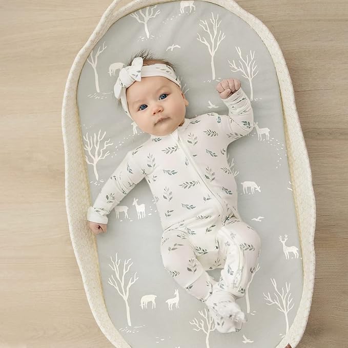 Stretch Ultra Soft Fitted Bassinet Sheet Set 2 Pack, Universal Fit for Bassinets Baby Cradle Moses Basket Oval Rectangle Mattress Safe and Snug, Pretty African Savannah Animals Pattern