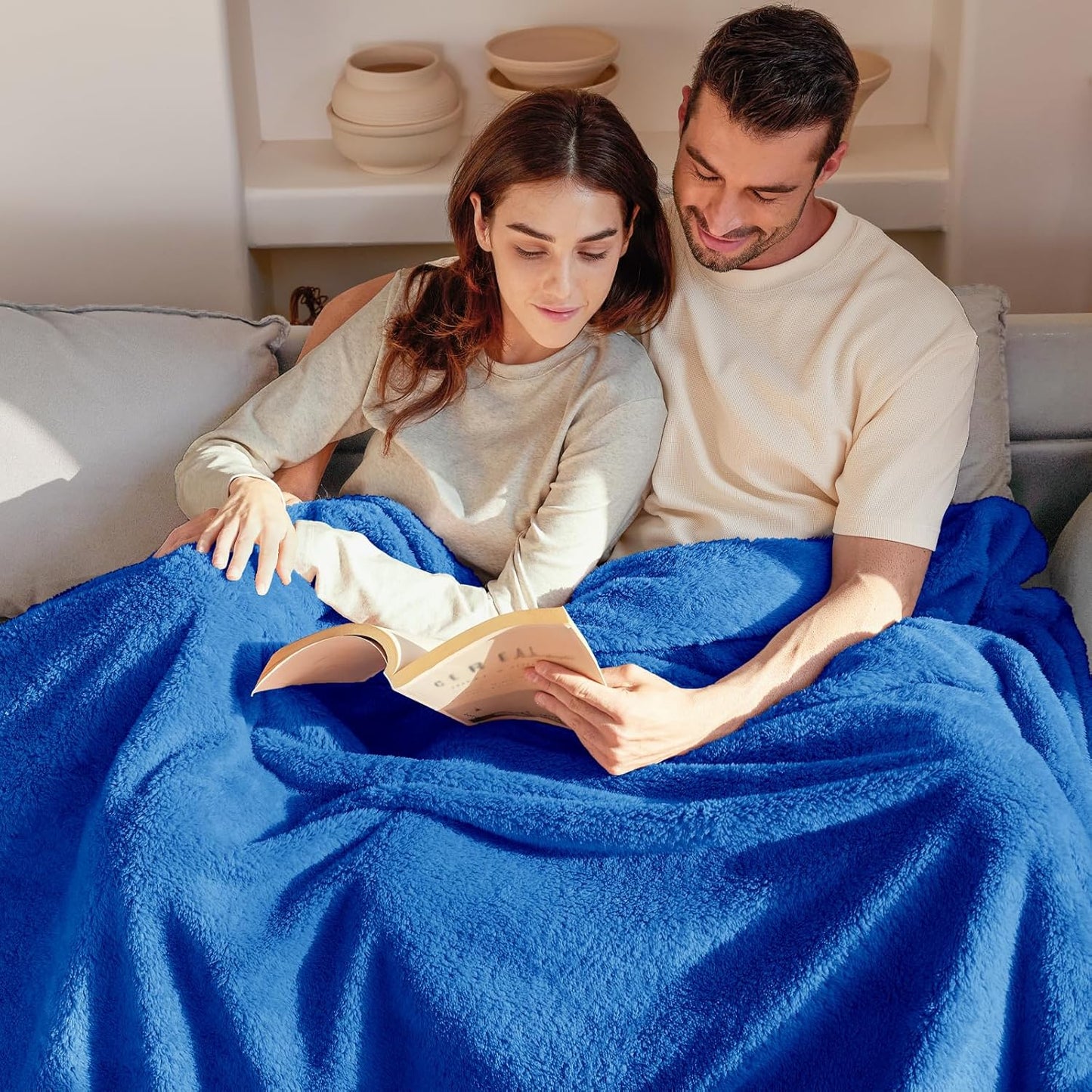 Exclusivo Mezcla Soft Fleece Throw Blanket for Couch, Super Soft Velvet Plush Bed Blanket, Fuzzy Cozy and Warm for All Seasons, 50x60 Inches, Cobalt Blue