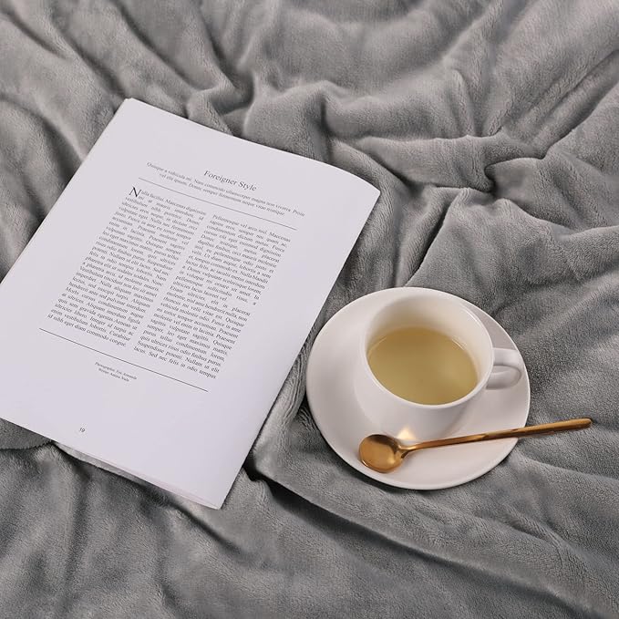 NANPIPER King Size Sherpa Blanket, Soft Fleece Throw for Bed, Reversible Thick Fuzzy Blanket for Winter (Light Grey, 90x108 inches)