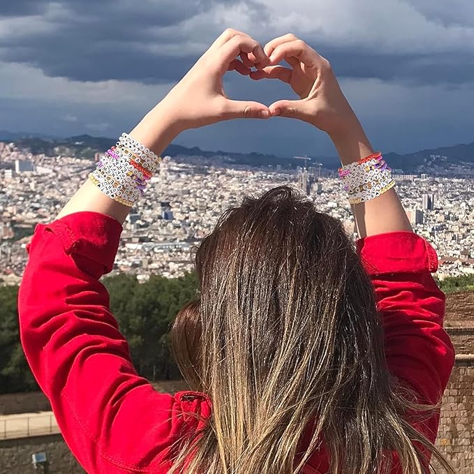 Goldwise Letter Beads for Bracelets, 1000 Pcs, Alphabet Beads for Friendship Bracelets, 7mm A-Z Round Black and White Letter Beads for Jewelry Making, Necklaces, and Key Chains