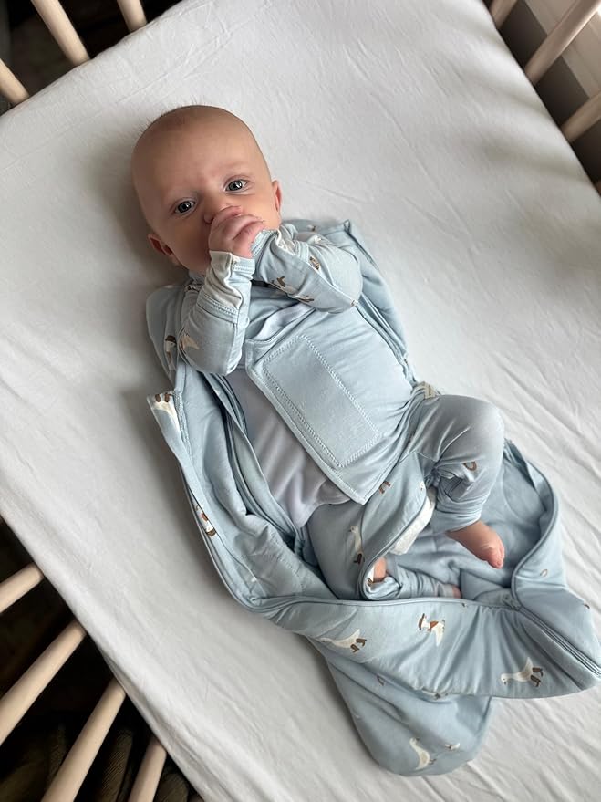 GUNAMUNA Swaddle Wrap for Newborns – Arms In or Out, Easy Diaper Changes with WONDERZiP, Soft Sleep Sack, 1.0 TOG