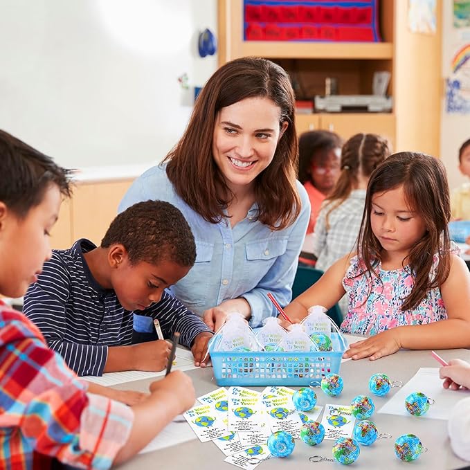 Quelay 50 Pack Earth Day Globe Keychains for Kids, Planet Earth Keyrings Toy Includes Globe Stress Balls Cards Organza Bags, School Party Favor