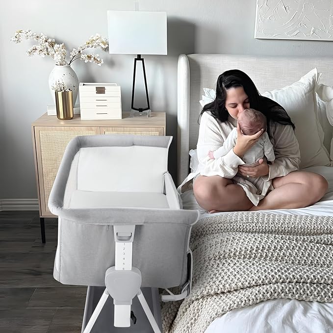 Cowiewie Bassinet Bedside Sleeper, Baby Bassinet with 7 Adjustable Height, Bedside Bassinet for Baby with Storage, Breathable Mesh & Mattress, Portable Bassinet Easy Folding (Grey and White)
