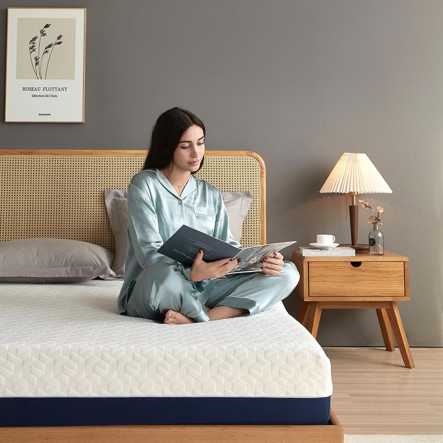 Full Size Mattress - 8 Inch Cooling Gel Memory Foam Mattress in a Box,Gel-Infusion for Cooler Sleep,Breathable Cover,Healthy and Safe,Full Bed,54" X 75" X8" (White&Navy, Full)