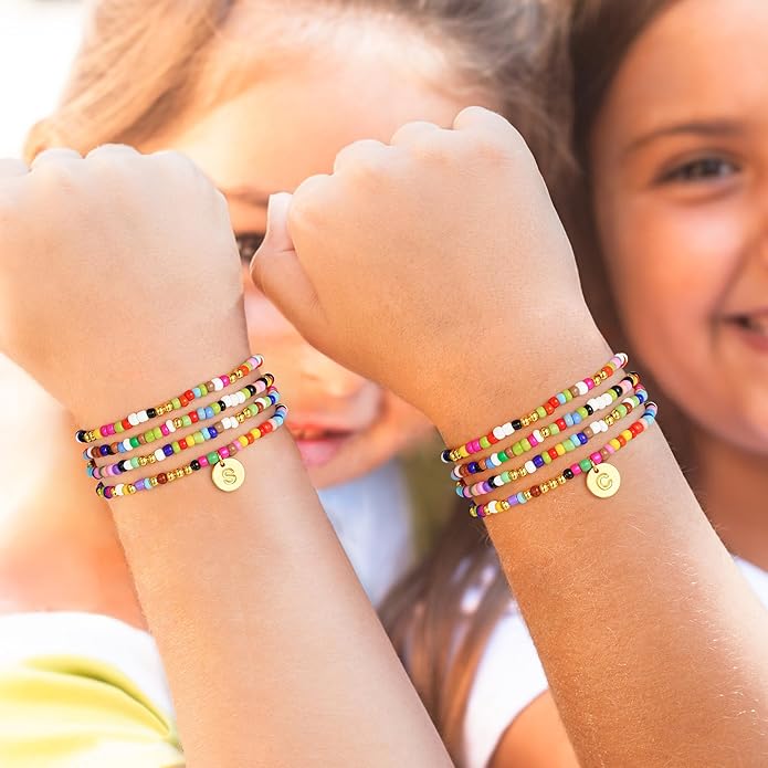 Turandoss 4PCS Colorful Beaded Initial Bracelets for Women Teen Girls - Cute Stretch Beaded Bohemian Disc Initial A-Z Stackable Bracelets Jewelry for Girls Women Teens Birthday Gifts