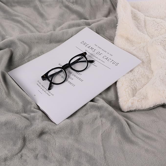 NANPIPER King Size Sherpa Blanket, Soft Fleece Throw for Bed, Reversible Thick Fuzzy Blanket for Winter (Light Grey, 90x108 inches)