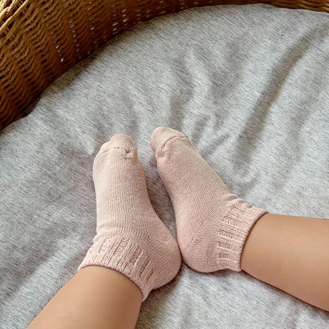 Gllquen Baby Bassinet Sheets 2 Pack, 100% Organic Cotton Bassinet Fitted Sheets for Girls Boys, Soft & Breathable Unisex Baby Mattress Sheet for Standard Bassinets 33"x17"(Grey)