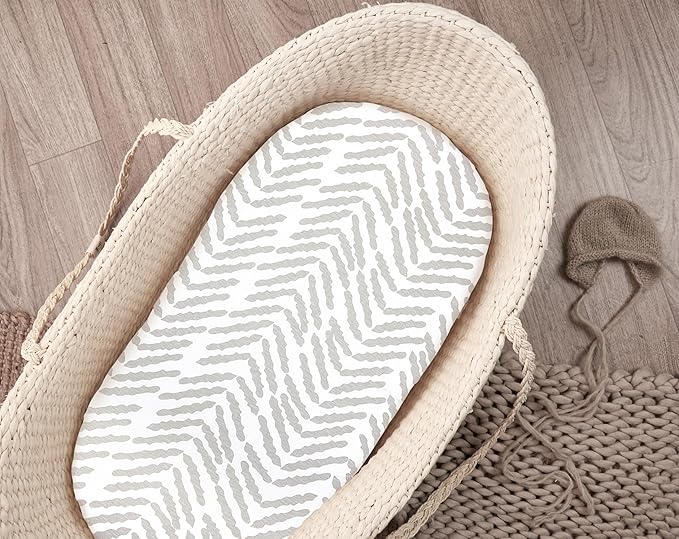 3-Pack Organic Fitted Bassinet Sheets, Compatible with Halo, Snoo, Graco, Dream On Me, Delta, and Other Standard Size Bassinets - Fits Oval, Hourglass, & Rectangle Shapes (Size 32 x 16 x 4 Inches)